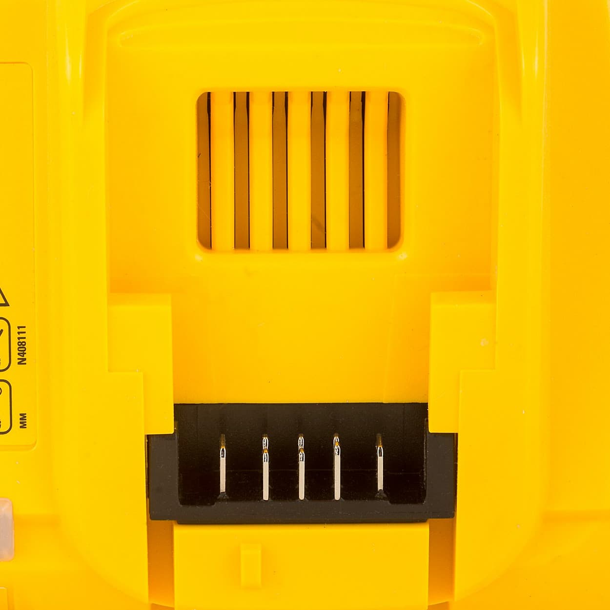Dewalt 18V / 54V Fast Charger For charging XR Li ion FLEXVOLT & Standard XR Batteries, DCB118-QW — view 3
