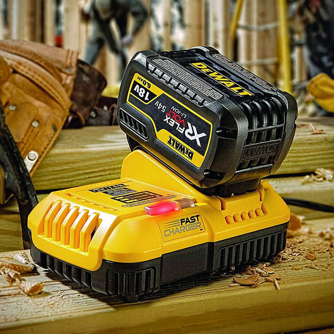Dewalt 18V / 54V Fast Charger For charging XR Li ion FLEXVOLT & Standard XR Batteries, DCB118-QW — view 4
