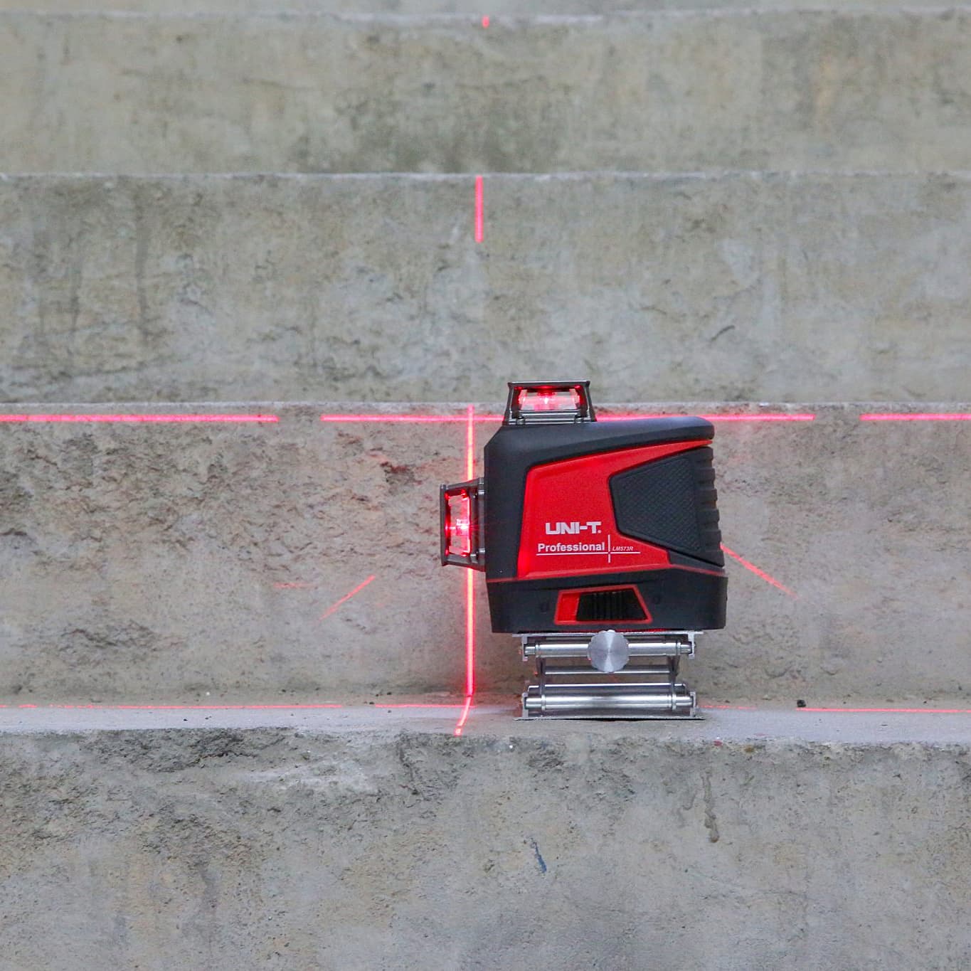 UNI-T 12 Lines Professional Laser Level, LM575R — view 4