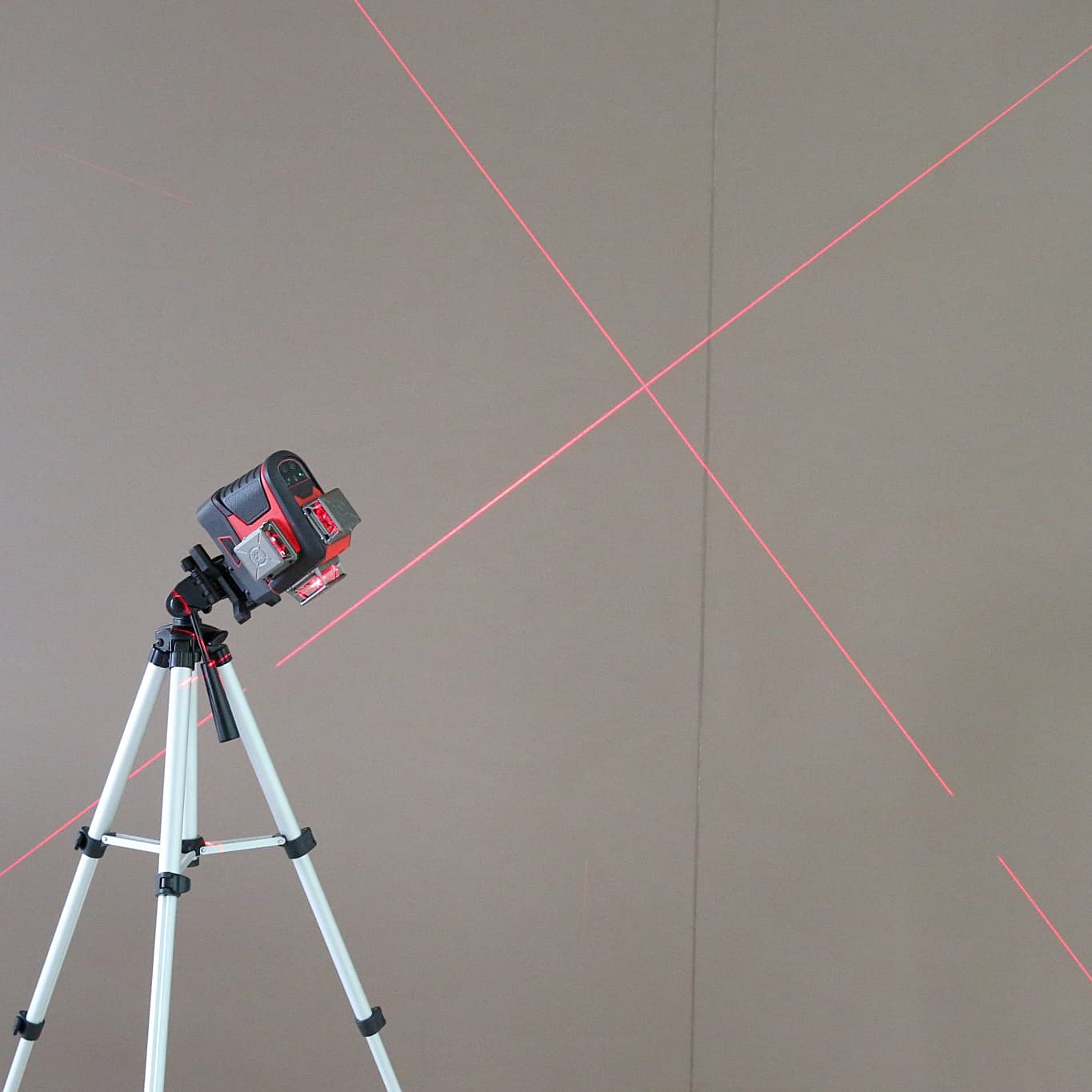 UNI-T 12 Lines Professional Laser Level, LM575R — view 7