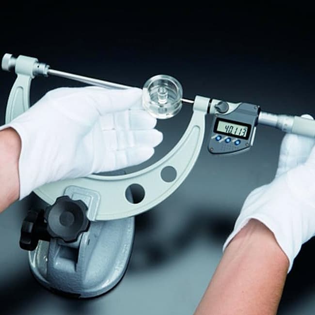 Mitutoyo 0 - 150 mm Digital Outside Micrometer with 6 Pcs Interchangeable Anvils & 5 Pcs Setting Standards, 340-251-30 — view 3