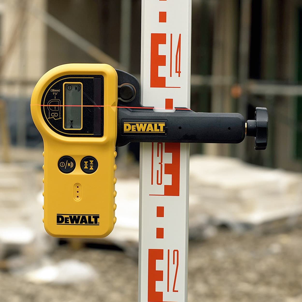Dewalt Waterproof Digital Laser Detector With Clamp , DE0772-XJ — view 2